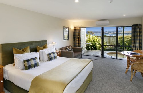 Taupo Hotel | Baycrest Lodge