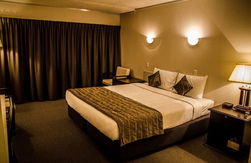 Epsom Hotel | Alpers Lodge & Conference Centre