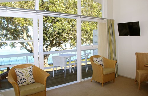Russell Hotel | Hananui Lodge and Apartments