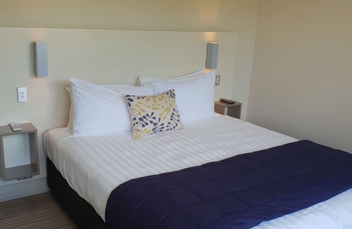 Russell Hotel | Hananui Lodge and Apartments