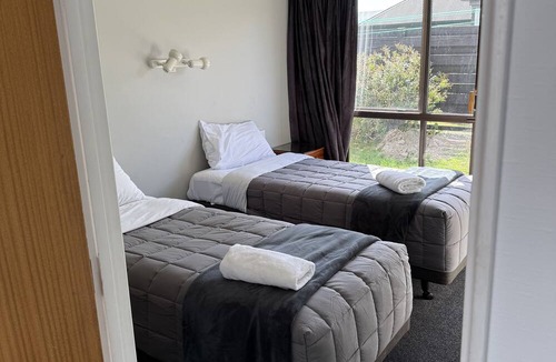 Springlands Hotel | Sundowner Motel