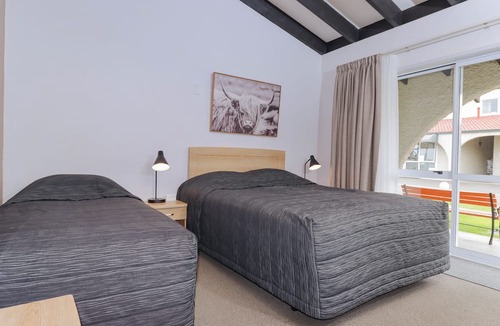 Palmerston North Hotel | Aztec Motel