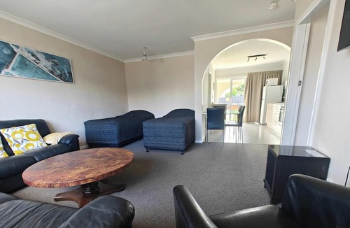 Palmerston North Hotel | Aztec Motel