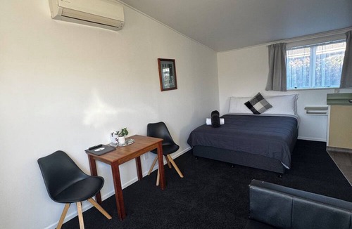 Napier Hotel | Spanish Lady Motel