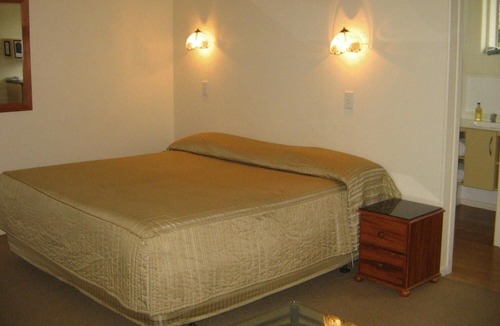 Thames Hotel | Shortland Court Motel