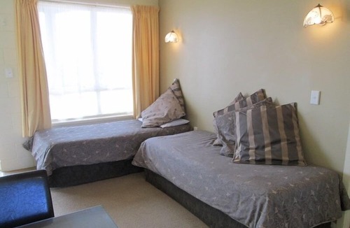 Thames Hotel | Shortland Court Motel