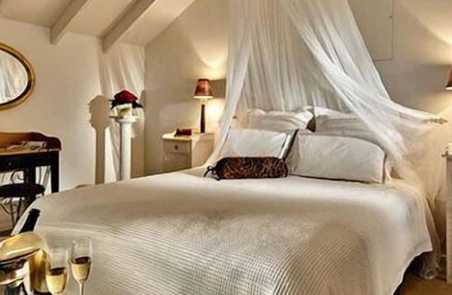 Blenheim Cabin | The Peppertree Luxury Accommodation