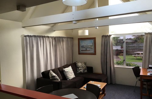 Hawera Hotel | Mount View Motel