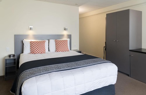Te Aro Hotel | West Plaza Hotel