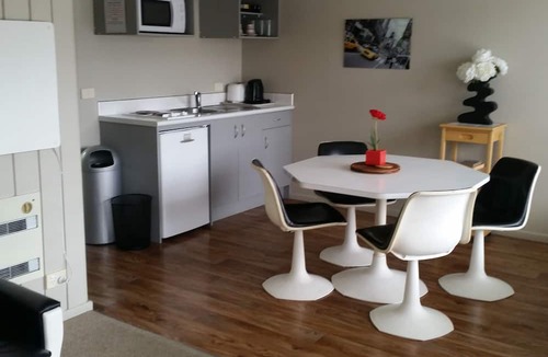 Taupo Hotel | The Lake Motel