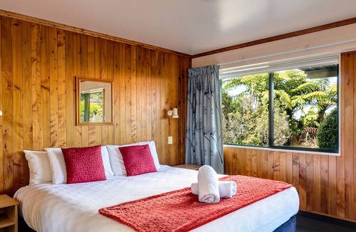Kaiteriteri Hotel | Kaiteri Motels and Apartments