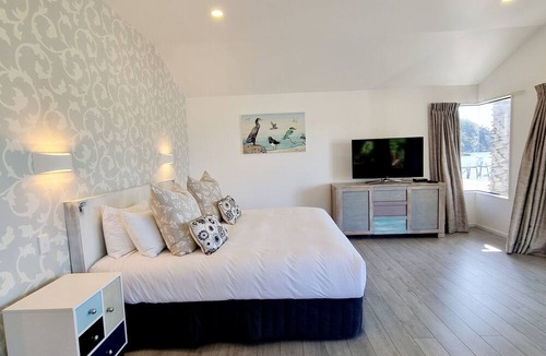 Kawau Island Cabin | The Beach House