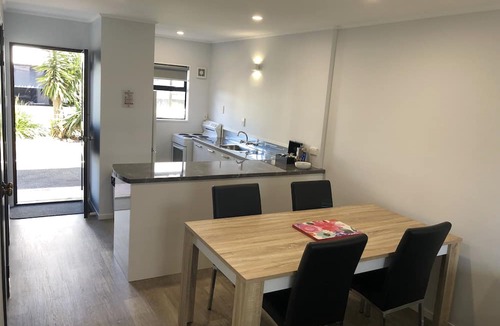 Palmerston North Hotel | Hacienda Motor Lodge