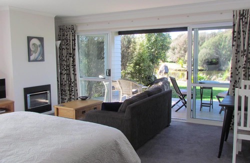 Horopito Bed & Breakfast | Tongariro Suites at The Rocks