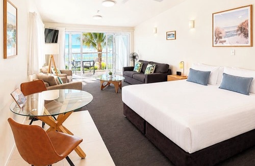 Whitianga Hotel | Bailey's At The Beach Motel