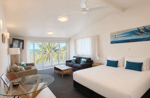 Whitianga Hotel | Bailey's At The Beach Motel