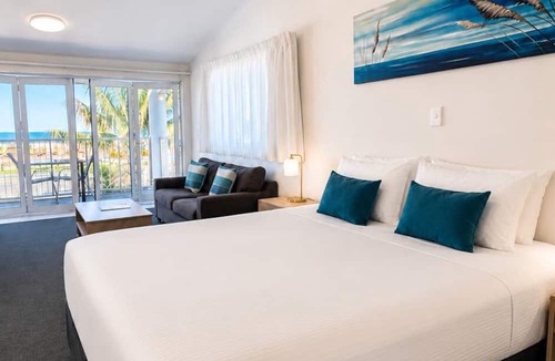 Whitianga Hotel | Bailey's At The Beach Motel