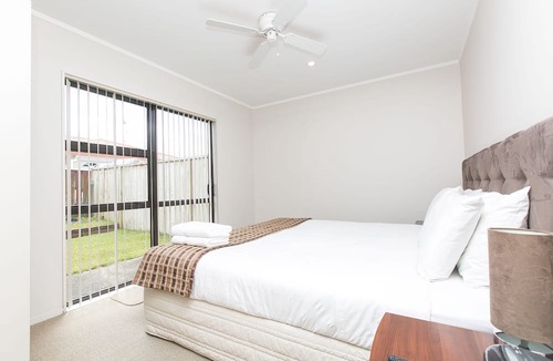 Pukekohe Hotel | Parkview Motor Inn, Pukekohe