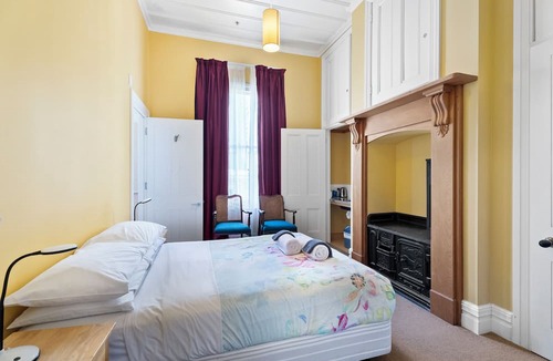 Newton Hostel | Verandahs Parkside Lodge - Hostel