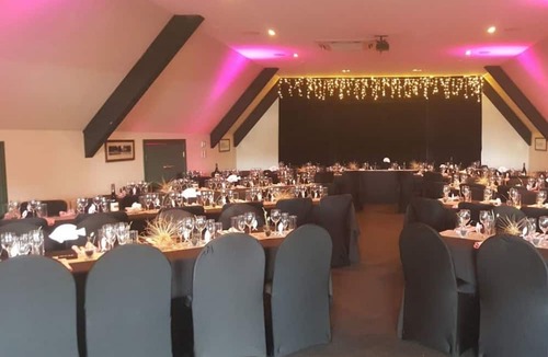 Snells Beach Hotel | Salty Dog Inn