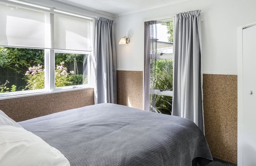 Taupo Hotel | Dunrovin Motel