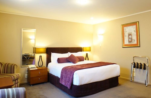 Epsom Hotel | Cornwall Park Motor Inn