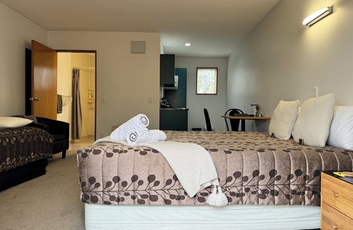 Oamaru Hotel | ASURE Ambassador Motor Lodge