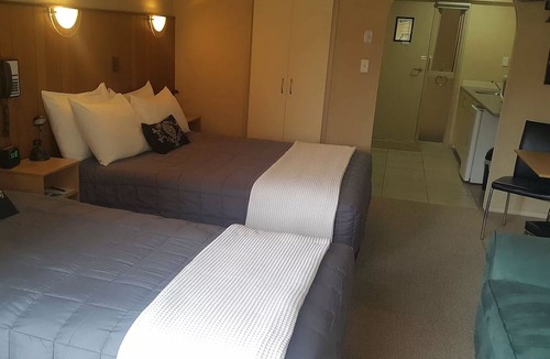 New Plymouth Hotel | 299 on Devon West