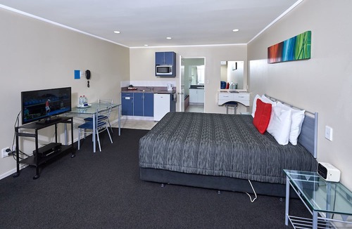 Whakatane Hotel | Livingston Motel