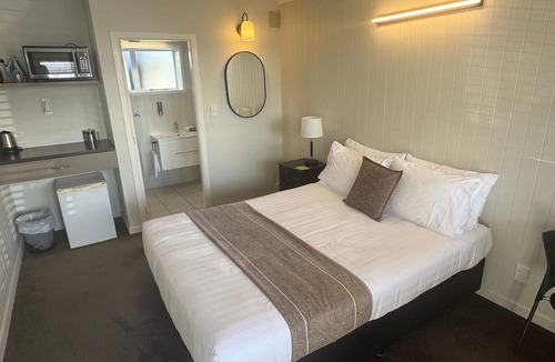 Trentham Hotel | Bristol Motel