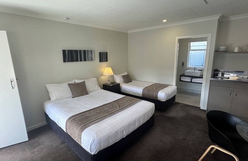 Trentham Hotel | Bristol Motel