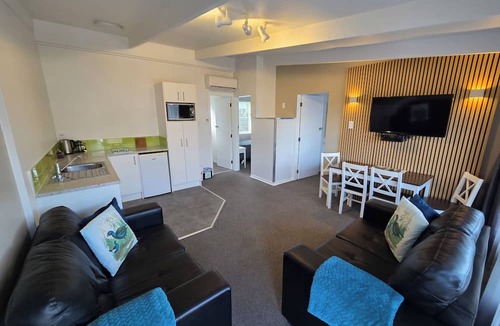 Taupo Hotel | Little Haven