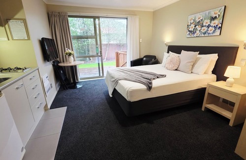 Riccarton Hotel | Tower Junction Motor Lodge