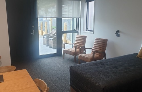 New Plymouth Hotel | The Strand