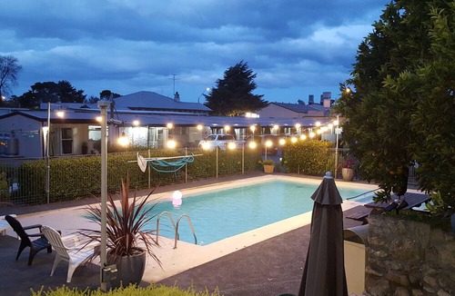 Solway Hotel | Amble Inn Motel - Masterton