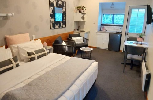 Geraldine Hotel | Four Peaks Motel