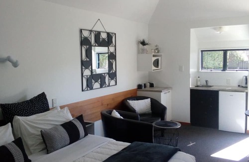 Geraldine Hotel | Four Peaks Motel