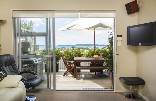 Snells Beach Bed & Breakfast | Tahi Lodge - Matakana Coast