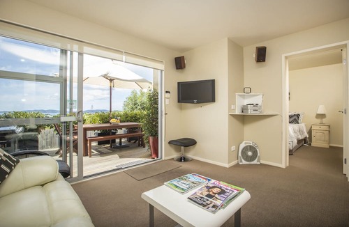 Snells Beach Bed & Breakfast | Tahi Lodge - Matakana Coast