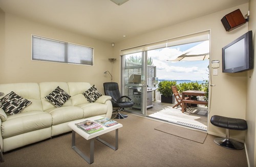 Snells Beach Bed & Breakfast | Tahi Lodge - Matakana Coast
