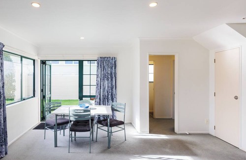 Palmerston North Hotel | Camelot Motor Lodge