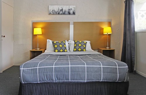 Warkworth Hotel | Walton Park Motor Lodge