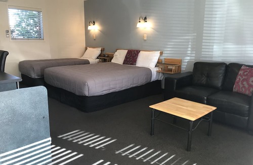 Gisborne Hotel | Pacific Harbour Motor Inn, Gisborne