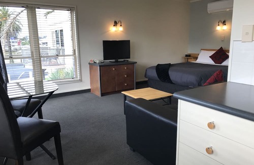 Gisborne Hotel | Pacific Harbour Motor Inn, Gisborne