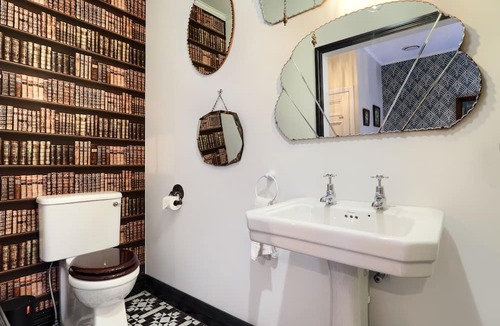 Lower Shotover Bed & Breakfast | The Ferry Bed & Breakfast