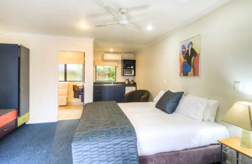 Hastings Hotel | Claremonte Motor Lodge