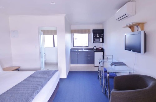 Hastings Hotel | Claremonte Motor Lodge