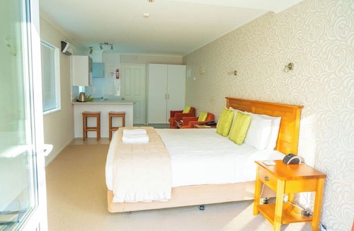 Tawa Hotel | Bucket Tree Lodge
