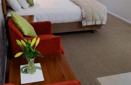 Tawa Hotel | Bucket Tree Lodge