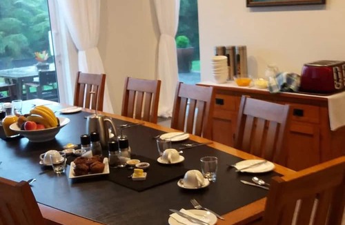 Pitone Bed & Breakfast | Patuha Rainforest Retreat